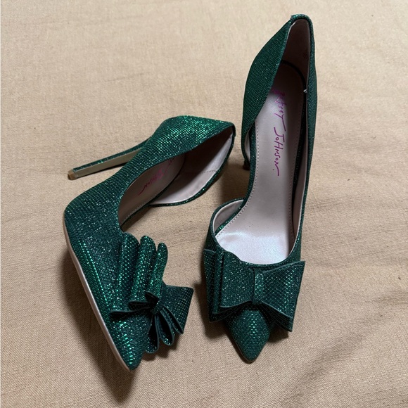Betsey Johnson Emerald Sparkle Heels - Picture 1 of 7